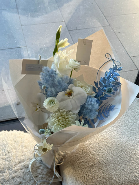 Blue+white wrapped flowers