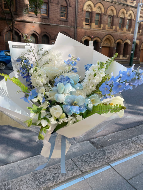 Blue+white wrapped flowers