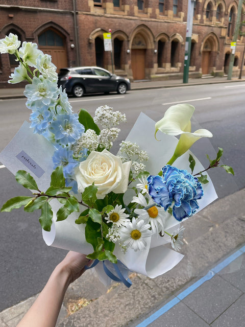 Blue+white wrapped flowers