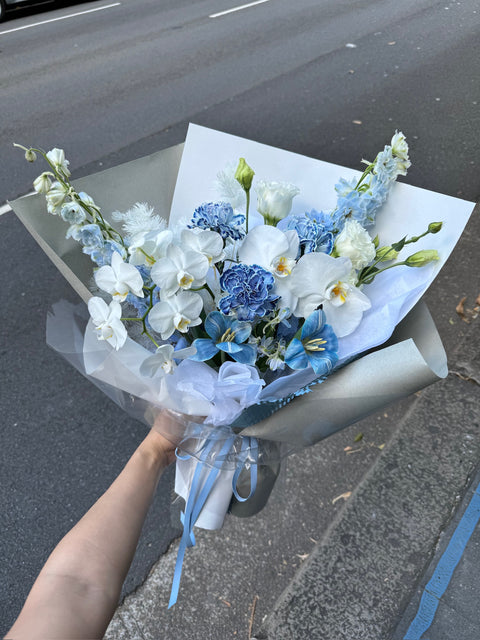 Blue+white wrapped flowers