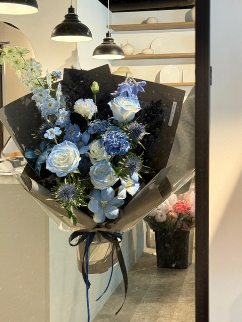 Blue+white wrapped flowers