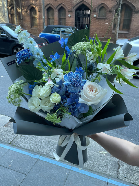 Blue+white wrapped flowers